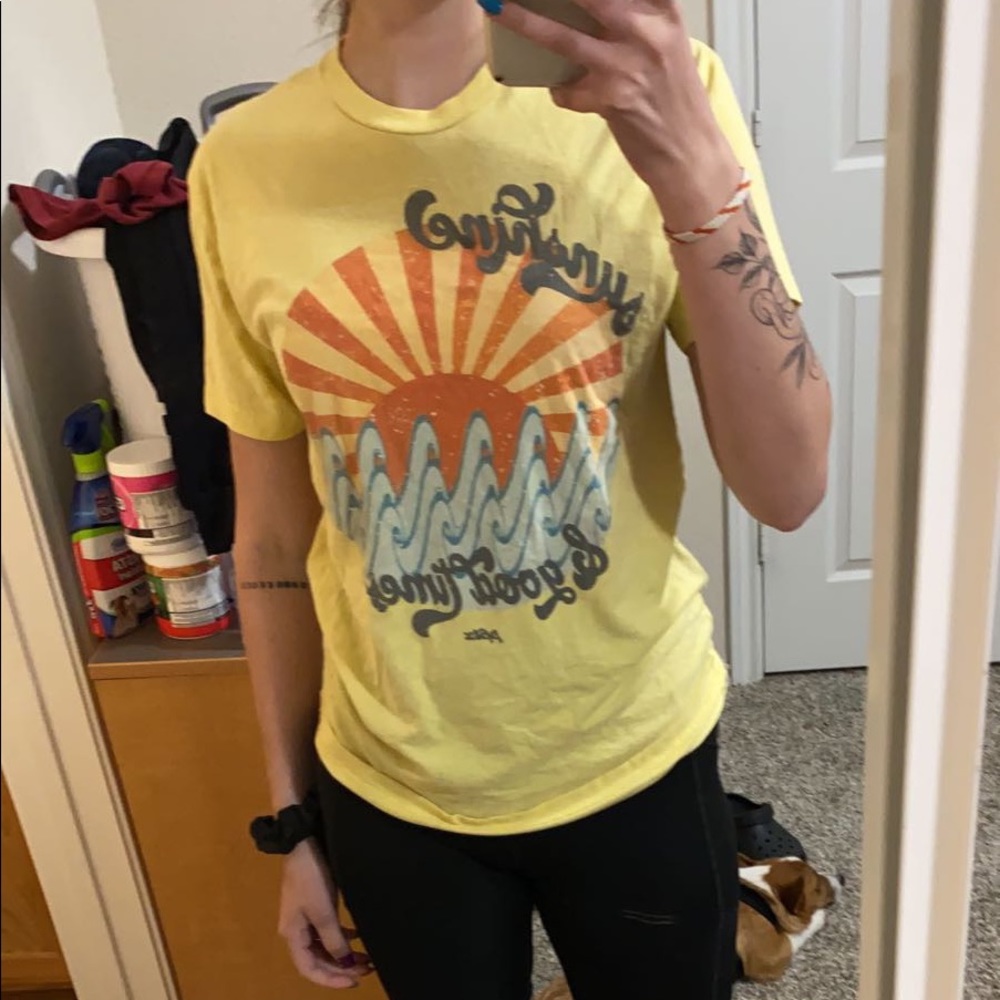 Yellow tee shirt